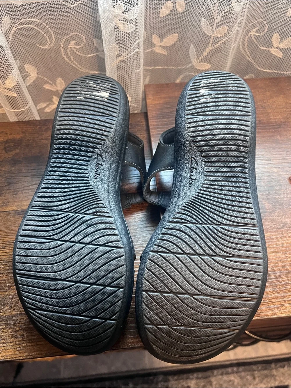 Clark’s Women’s Laurieann Kay Comfort Sandals, Black Leather, 9.5